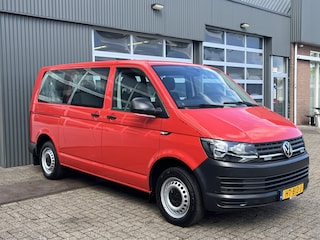 Volkswagen Transporter Kombi 2.0 TDI L1H1 Euro 6 Airco Cruise Trekhaak Parkeerhulp voor en achter Personenbus Kombi Combi 8 persoons Automaat DSG 1e eigenaar ex Overheid
