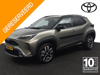 Toyota Yaris Cross 1.5 Hybrid 130 Launch Edition | All Seasons | Stootlijsten | Head-up Display | Origineel Nederlands | Two-Tone |