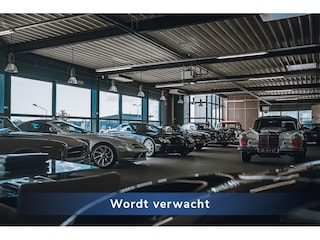 Mercedes-Benz C-klasse 300 AMG STYLING-BURMESTER-TREKHAAK-NIGHT-SFEERVERLICHTING-MULTISPAAKS VELGEN