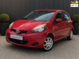 Toyota Aygo 1.0-12V Aspiration Red Navigator NAVIGATIE AIRCO APK NAP 5 DEURS