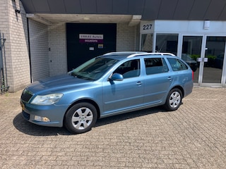 Skoda Octavia Combi 1.4 TSI Elegance / KM STAND + NAP / CLIMA / ALU VELGEN / TREKHAAK / APK 2027