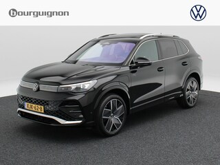 Volkswagen Tiguan 1.5 eHybrid R-Line Edition | Trekhaak | Panoramadak | Head-Up Display | 360 Camera | App Connect |