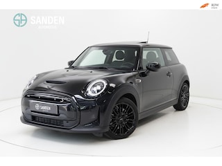 Mini Mini Electric Cooper SE Electric Collection|Black Style|Automaat|Led|Navi|Panodak|SportstoelenSOH 95.5%