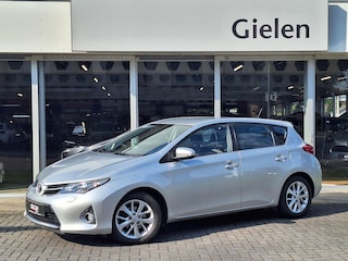 Toyota Auris 1.6 VVT-i 132pk Aspiration | Trekhaak, Stoelverwarming, Parkeercamera, Bluetooth, Stuurbediening, Climate control