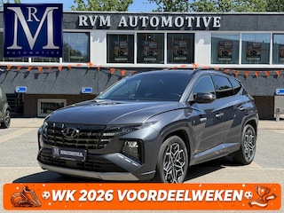 Hyundai Tucson 1.6 T-GDI HEV N Line VAN: 36.900,- VOOR: 34.877,- UW WKVOORDEEL: 2.023,-| PANO |DEALER ONDERHOUDEN| HYUNDAI GARANTIE T/M 02-2028| STOELVENTILATIE + VERWARMING| CAMERA | FULL OPTIONS| ACHTERBANK VERWARMD