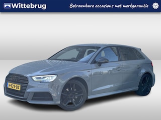 Audi A3 Sportback 30 TFSI Sport S Line Edition / Digitaal dashboard / App connect / Navigatie / Camera / Parkeersensoren achter /