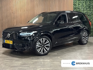 Volvo XC90 T8 AWD Recharge Ultra Dark | Vol! | Bowers & Wilkins | Luchtvering | Stoelventilatie | Trekhaak | 360 Camera | Head-Up Display | Stoelmassage | 455pk | Adaptieve Cruise Control | Stoelverwarming voor+achter | Stuurwielverwarming | Schuifdak | 20 Inch | Full LED  Meesturende koplampen | Pilot Assist | BLIS Dode Hoek Detectie | Alcantara hemelbekleding | Lederen handgrepen en zonnekleppen | Elektrische voorstoelen geheugen | Nappa Lederen bekleding | Zitting verlenging voorstoelen | Lederen Dashboard | Google Infotainment | Keyless Drive | Parkeersensoren voor+achter | Privacy Glass | Elektrisch bedienbare achterklep | Geïntegreerde zongordijnen achterportieren | Geïntegreerd kinderzitje achterin | Verlichte instaplijsten | 7-Persoons | 4-Zone Climate Control | DAB Radio | Apple Carplay/Android Auto | Alarm Klasse III | Draadloos telefoon opladen | Volvo On Call met mobiele App functie | Onyx Black Metallic |