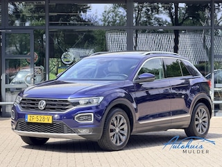 Volkswagen T-Roc 1.5 TSI Sport | Navi | Leer | Clima | Pano | Stoel-Stuurverwarming | Dealer Onderhouden