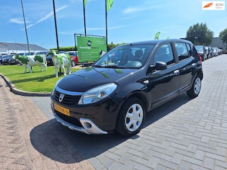 Dacia Sandero 1.2 Lauréate / Met ijskoude airco / APK juni 2027