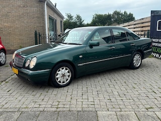 Mercedes-Benz E-klasse 200 CDI Avantgarde | automaat | trekhaak | airco | cruise control | nieuwe apk bij aflevering !