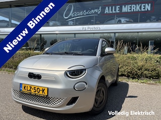Fiat 500 Giorgio Armani Edition 42 kWh Achteruitrijcamera - Airco - Apple carplay - Navigatie - Parkeersensoren - Draadloze telefoonlader - Panoramadak - Stoelverwarming - Licht metalen velgen 17 inch - Led verlichting Bluetooth - dodehoek detector - Elektrische ramen - Extra getint glas achter - Keyless start - lederen bekleding - Stuur multifunctioneel