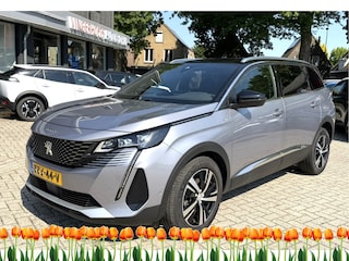 Peugeot 5008 Benzine 130 Pk ** Automaat ** Luxe GT * 7-Persoons * * Adaptive Cruise Control * Navigatie af fabriek + Apple Carplay / Android Auto * Stoelverwarming *  1/2 Lederen interieur * Achteruitrij Camera * Climate Control * Full Led Verlichting * Dod Vingerhoets; Vierde Generatie Eersteklas Service. Al meer dan 100 jaar een begrip in de Brabantse Kempen
