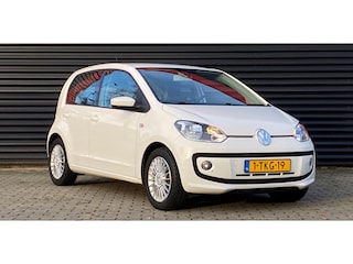 Volkswagen Up 1.0 high up! | Airconditioning | Cruise control | Navigatie | 15'' Licht metalen velgen | Parkeer sensoren achter |