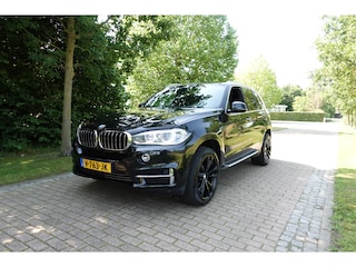 BMW X5 xDrive30d *GRIJS KENTEKEN * | Harman Kardon | Trekhaak | Adaptive Cruise | Stoelverwarming | Memory |