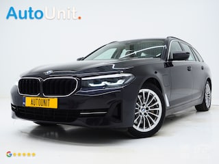 BMW 5-serie Touring 530e | LED Grille | Leder | Camera | Dodehoek | Sfeerlicht | Cruise | Carplay