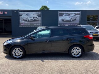Ford Focus Wagon 1.0 EcoBoost Titanium - Airco - Cruise - Navi - Bluetooth/handsfree - Stoelverwarming - v+a Pdc - 16 inch velgen