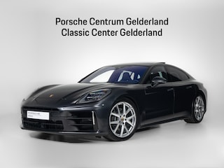 Porsche Panamera 4