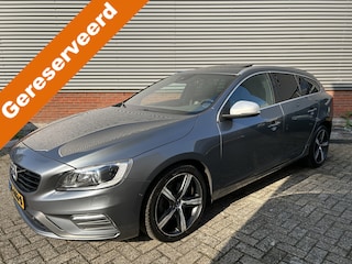 Volvo V60 2.0 D4 Business Sport | Automaat | Panoramadak | Trekhaak | Leder | Nette auto |