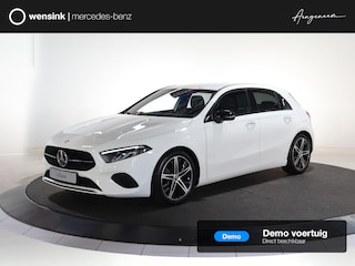 Mercedes-Benz A-klasse 180 Star Edition Luxury Line | Trekhaak | Dodehoekassistent | 18" lichtmetalen velgen