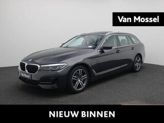 BMW 5-serie Touring 520e Business Edition Plus | Automaat | Panoramadak | CoPilot Pack | Apple Carplay / Android Auto | Navigatie | Harman-Kardon | Laser Lights | Memory Seats | Stoel/Stuur verwarming | Digital Cockpit | Leder | Parkeer sensoren | Electrische achterklep | 360 Camera | 4-Zone Climate control | Adaptieve Cruise control | DAB | Achterbank Verwarmd | Zonneschermen | Dodehoekdetectie | Lichtmetalen Velgen |