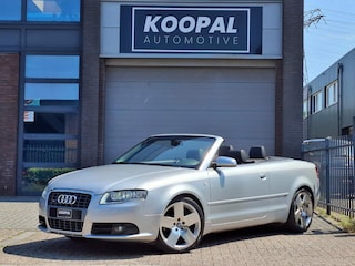 Audi A4 Cabriolet 2.4 V6 | S-Line | S4 Ombouw | Camera | Trekhaak |
