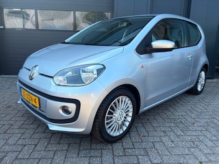 Volkswagen Up 1.0 high up! BlueMotion, Navi, PDC, Cruise, LM-Velgen