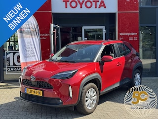 Toyota Yaris Cross 1.5 Hybrid HEAD UP ELEKTRISCHE ACHTERKLEP KEYLESS ENTRY STOEL/STUUR VERW.