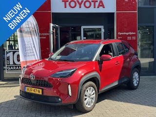 Toyota Yaris Cross 1.5 Hybrid HEAD UP ELEKTRISCHE ACHTERKLEP KEYLESS ENTRY STOEL/STUUR VERW.