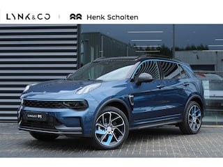 Lynk & Co 01 1.5 | Donkere Hemelbekleding | Panoramadak | 360° Camera | Elektrische bestuurdersstoel met geheugen | Stoelverwarming | Stuurverwarming | Actieve bochtverlichting | Adaptieve Cruise Control | Stuurassistent | Lane Assist | Navigatie | Elektrische Achterklep | Keyless Entry | Dodehoekassistent