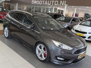 Ford Focus Wagon 1.5 Titanium Airco, Cruise Control, Stuurbekrachtiging