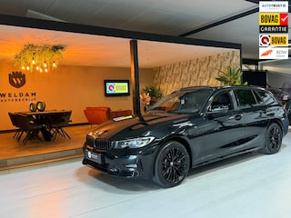 BMW 330e xDrive High Executive Sport Line Black Edition|Pano|Black Pack|Sfeer|PDC|Keyless|Leder|LED+Xenon|Rijklaar