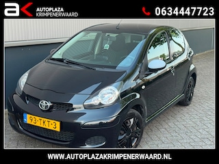 Toyota Aygo 1.0-12V Comfort Navigator airco Nieuwe apk