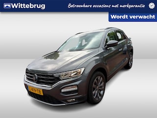 Volkswagen T-Roc 1.0 TSI Style / PARKEER SENSOREN V+A/ CAMERA/ DIGITAL DASH/ NAVI/ AIRCO