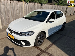 Volkswagen Polo 1.0 TSI Life Business PARKEERSENSOREN/ STOELVERWARMING/ CARPLAY