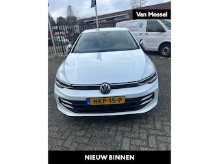 Volkswagen Golf 1.5 eHybrid Life Edition | Automaat | 360 graden Camera | Climate Control | Apple Carplay | Android Auto | Cruise Control Adaptief | Lichtmetalen Velgen |