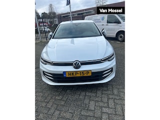 Volkswagen Golf 1.5 eHybrid Life Edition | Automaat | 360 graden Camera | Climate Control | Apple Carplay | Android Auto | Cruise Control Adaptief | Lichtmetalen Velgen |