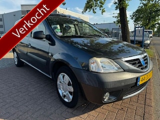 Dacia Logan 1.6-16V Lauréate 7persoons Airco APK 02-2027