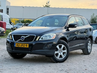 Volvo XC60 2.4D Momentum/ 6BAK/ NAVI/ VELGEN