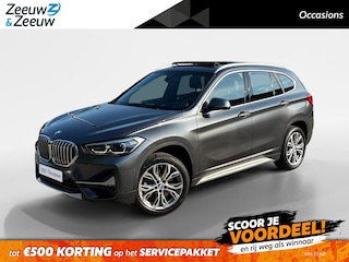 BMW X1 sDrive20i High Executive Edition Automaat | Panoramadak | Trekhaak | LED | Leder | Head Up | Camera | Adaptieve Cruise Control | Stoel- en Stuurverwarming