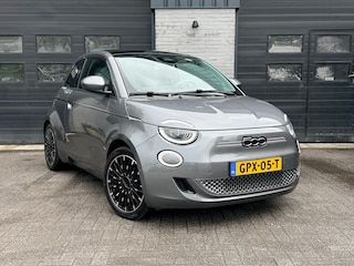 Fiat 500 La Prima 42 kWh, SOH 94,5% Adpt Cruise, Aur Camera, Apple Carplay