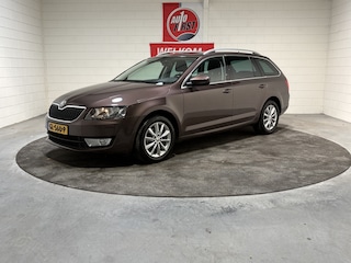 Skoda Octavia Combi 1.2 TSI Greentech Ambition Businessline, 1e eigenaar, NL auto, Clima, Cruise, Trekhaak, Navi, Volledig onderhouden, Prijs incl. nieuwe apk, beurt en 3 mnd garantie