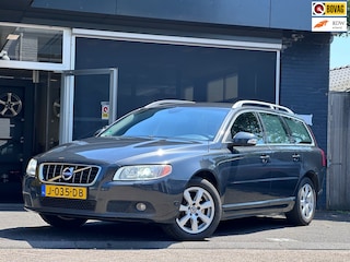 Volvo V70 2.5FT Kinetic AUTO / CLIMA / CRUISE / MEMORY / LEDER