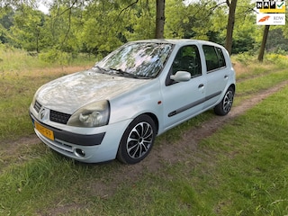 Renault Clio 1.6-16V Privilège APK 15-06-2027