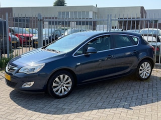 Opel Astra 1.4 Turbo Cosmo 120PK! NL AUTO NAP 2EIGENAAR! NAVI l Cruise l PDC l Airco l TREKHAAK l LEER! DEALER OH l TOPSTAAT!