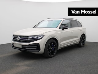 Volkswagen Touareg 3.0 TSi eHybrid 4MOTION R Edition 462 PK| V6 | Panoramadak | Leder Interieur | Luchtvering | Navigatie | Dodehoekdetectie | 360 Camera | Head-Updisplay | Stoelverwarming Voor & Achter