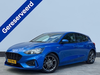 Ford Focus EcoBoost 125 pk ST-Line | Parkeersensoren | Apple Carplay & Android Auto | Privacy Glass | 17'' | B&O |