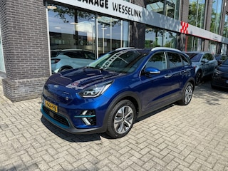 Kia Niro e-Niro DynamicPlusLine 64 kWh | Adapt Cruise | Schuif/kantel dak | Apple/Android Carplay |
