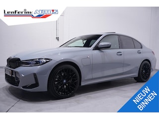 BMW 330e M Sport Head up Schuifdak Camera Memory Shadowline 20 Inch Apple Carplay Travelpakket