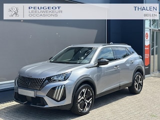 Peugeot 2008 1.2 Hybrid 145 PK Allure | Automaat Hybride | Slechts 10.800 KM Gereden | Navigatie | Keyless Entry | Climate Control | Cruise Control | Parkeersensoren V+A | LED Verlichting | Grip Control | All Season Banden | Half Lederen Bekleding | Hoge Zitpositie |