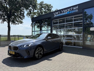 BMW 120 M-Sport Automaat / Panorama / Sportstoelen / Adaptief onderstel / Adaptive LED
